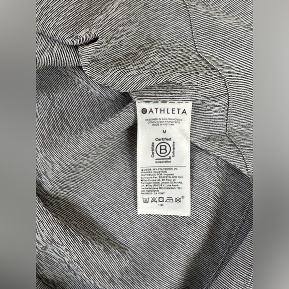 Athleta Silver/Grey Echo Short Sleeve Button Front Shirt Size Medium NWOT - Picture 8 of 10